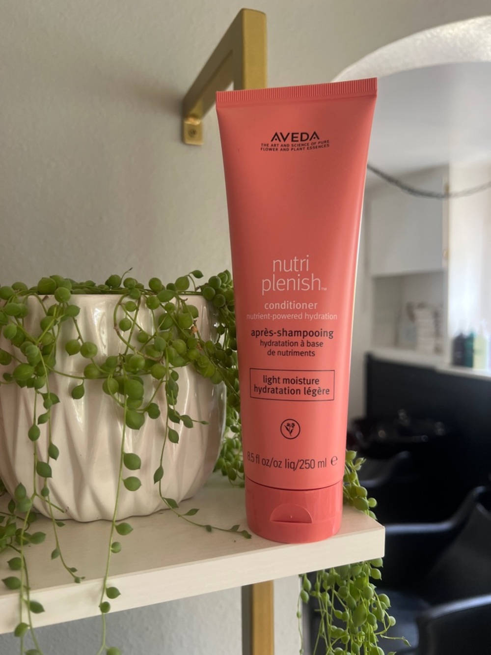 AVEDA Nutriplenish Conditioner - Coral Pink Tube